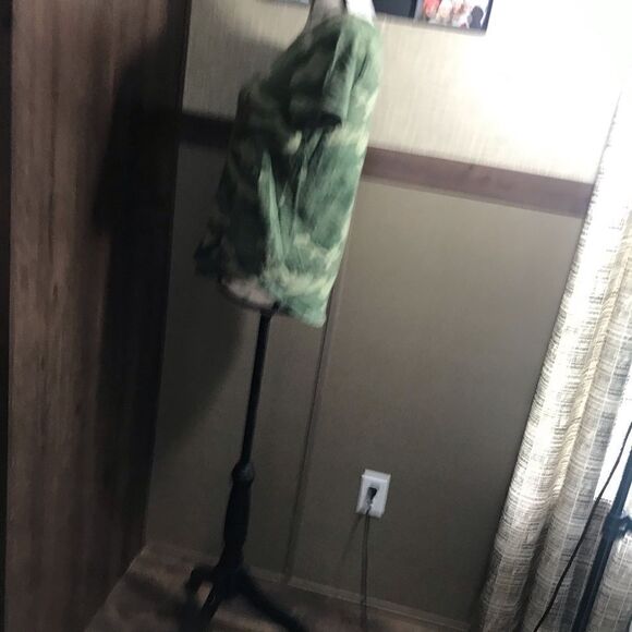 Old Navy Womens Camouflage Green Shirt Size Small - Picture 13 of 13